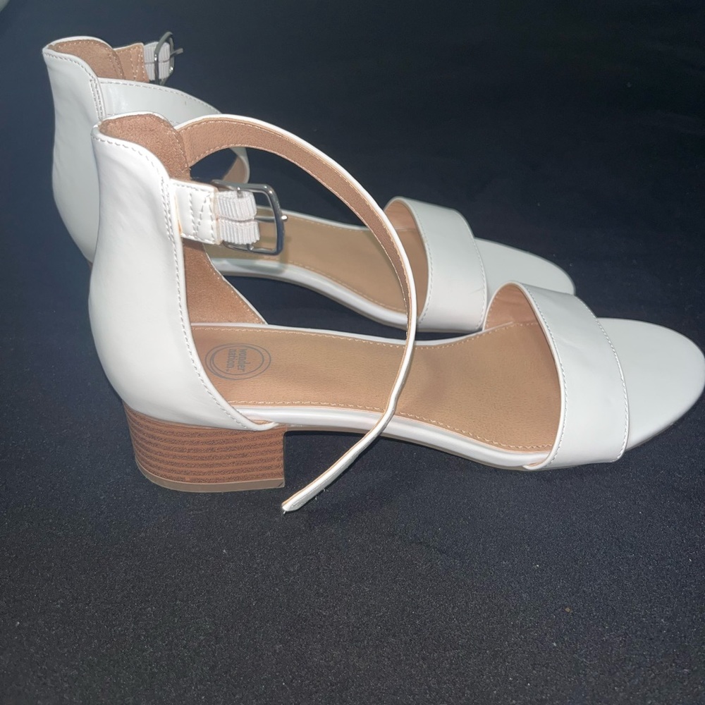 Girls dress shirt heels.